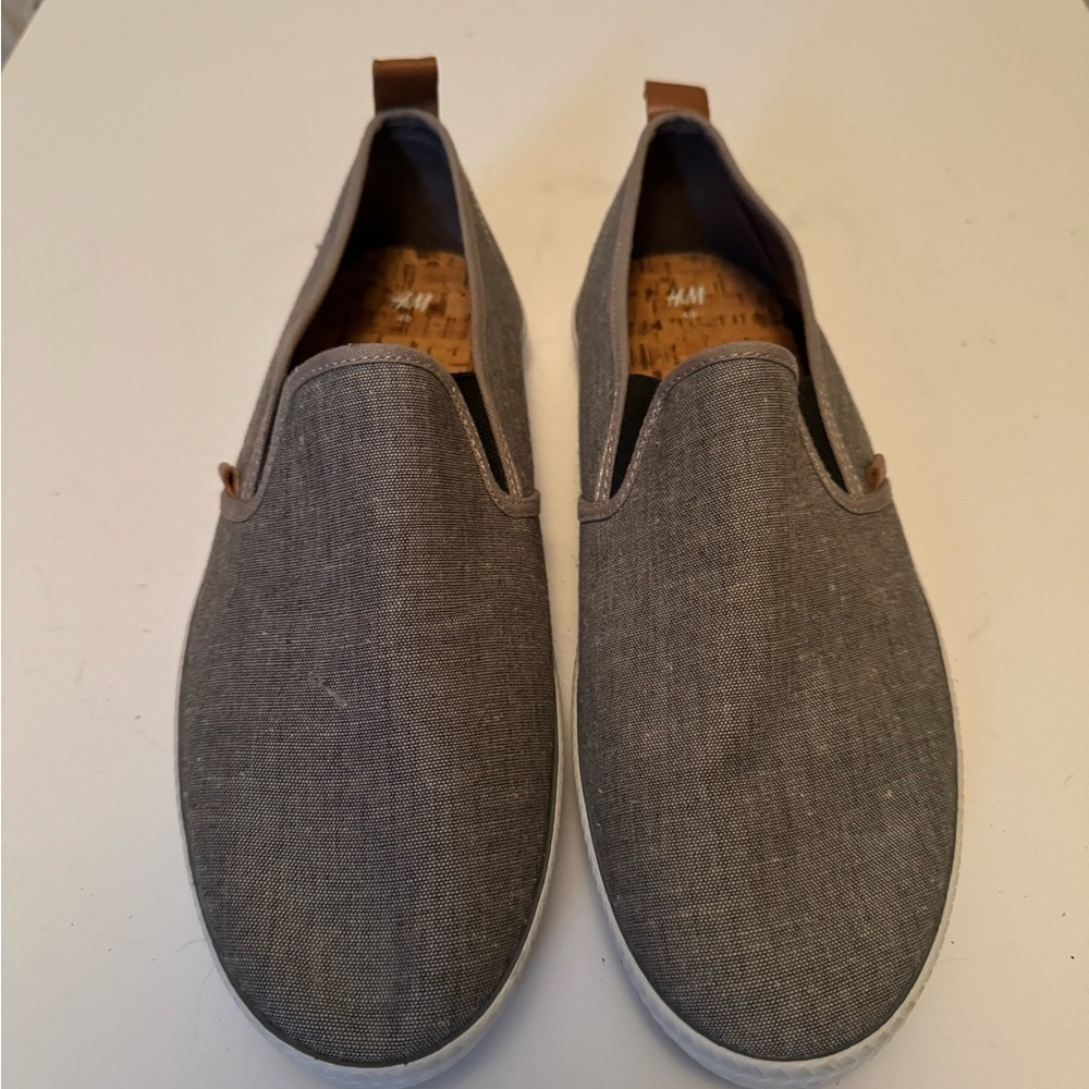Mens H and M boat shoes size 40, mens 8